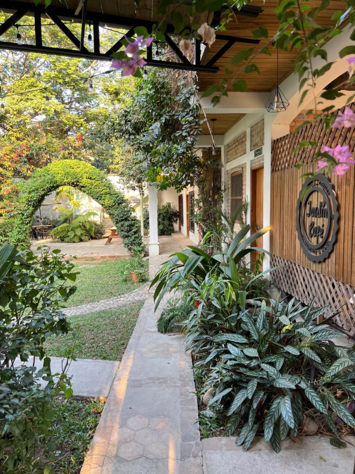 Jardin Cafe Hotel & Restaurant Gracias Ngoại thất bức ảnh